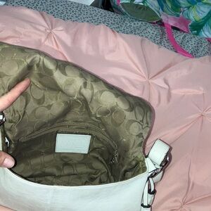 Vintage Coach White Leather Shoulder Bag